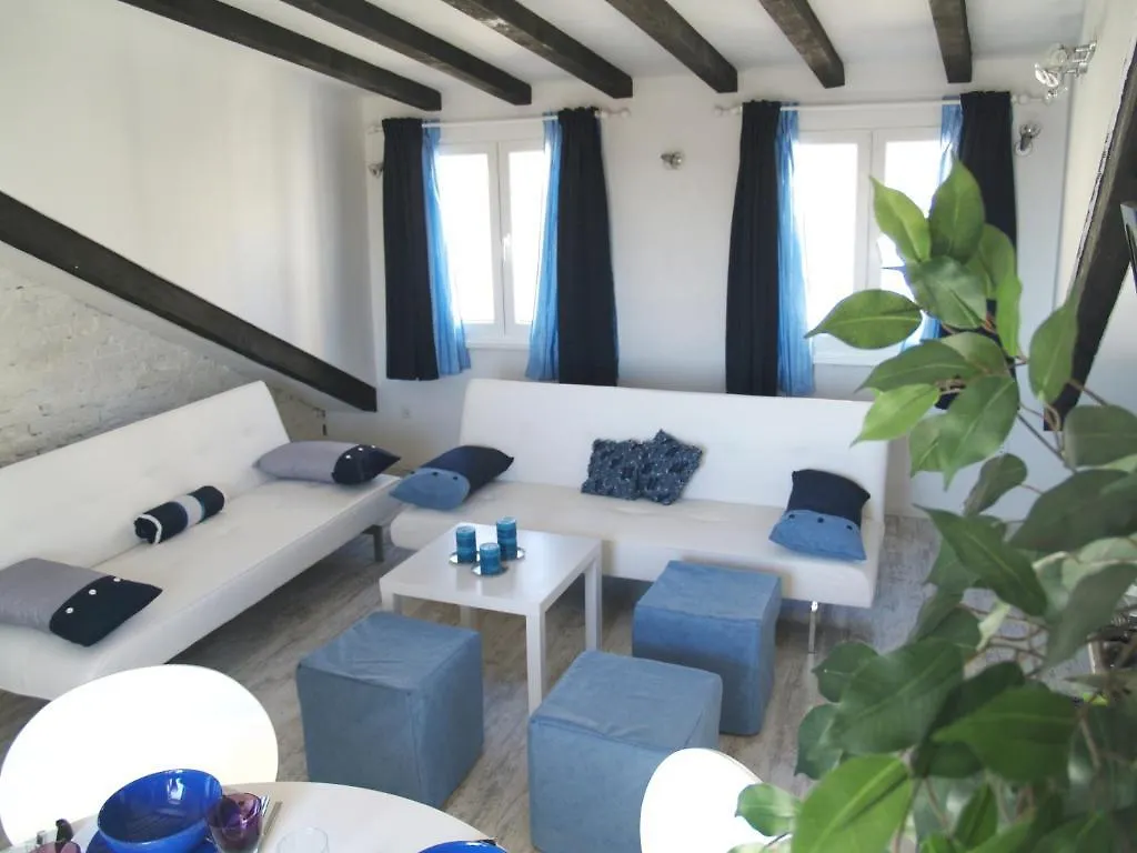 Split Inn Apartments